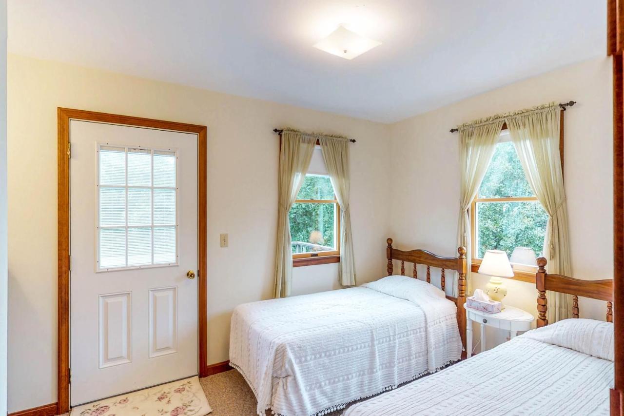 Sandpiper'S Saltbox Dennis Exterior photo